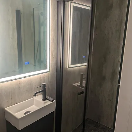 Liten Midt I Sentrum Apartment